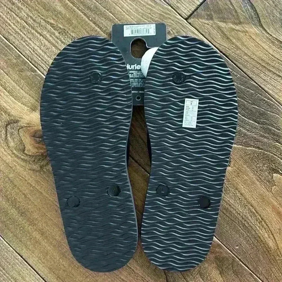 Hurley Sandles | men size 8 - Picture 2 of 2